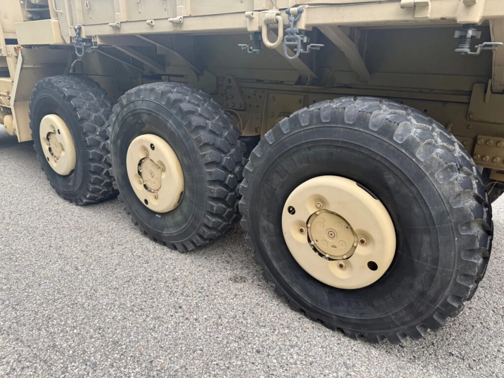 1994 Oshkosh M1070 8×8 Heavy Haul Military Truck Off Road Diesel