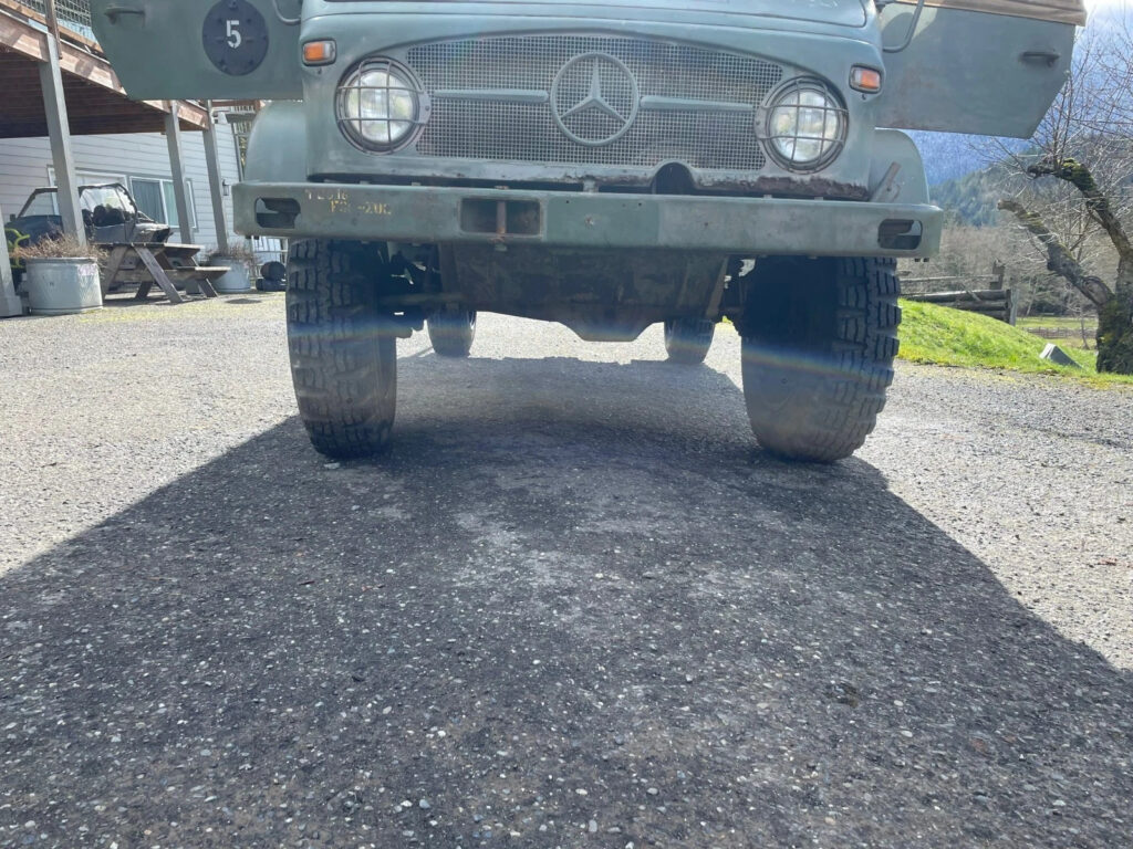 1966 Mercedes Unimog 404 Radio BOX