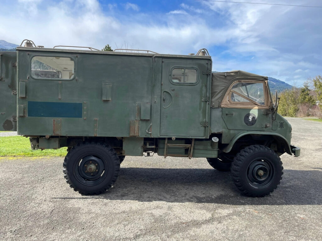 1966 Mercedes Unimog 404 Radio BOX