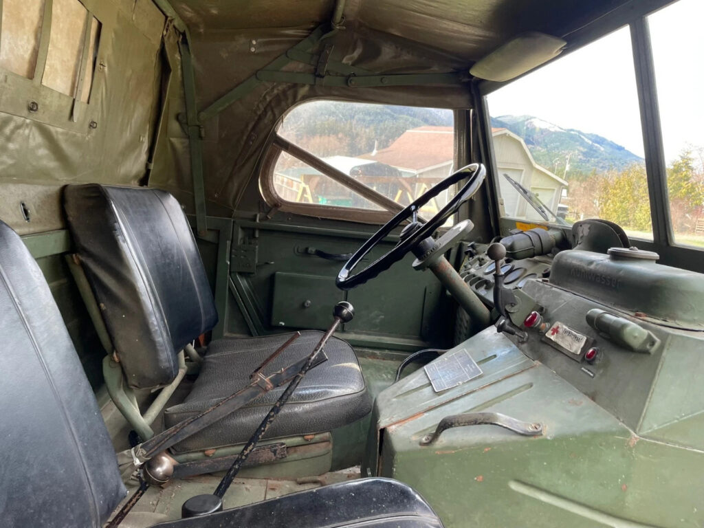 1966 Mercedes Unimog 404 Radio BOX