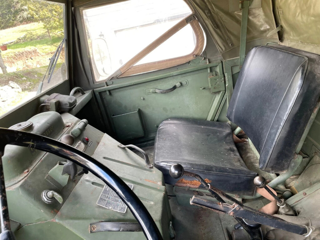 1966 Mercedes Unimog 404 Radio BOX