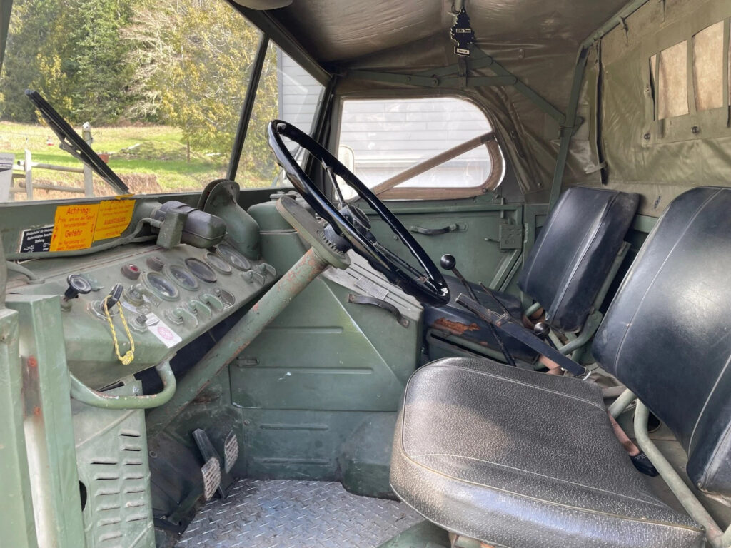 1966 Mercedes Unimog 404 Radio BOX