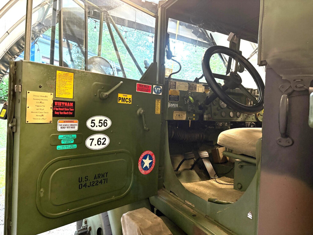 1971 M35a2 – Military Army Truck Deuce and a Half