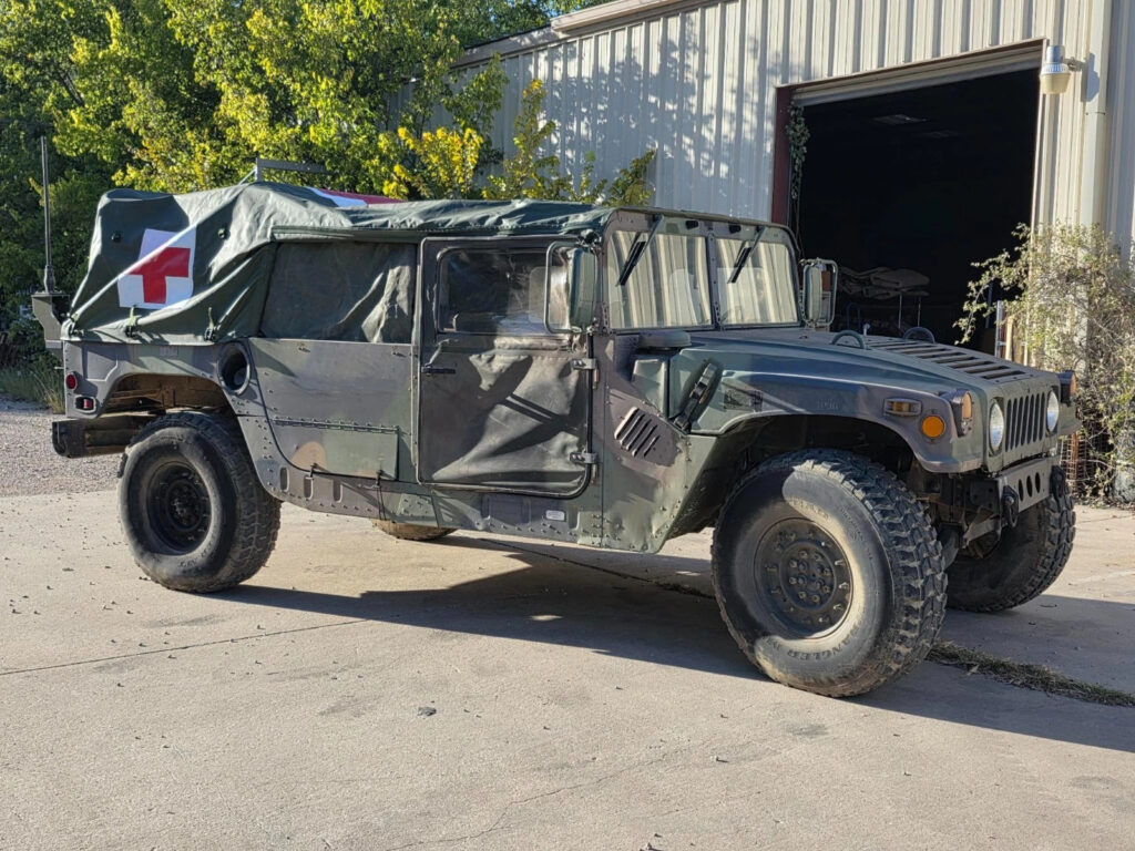 Titled 2007 4×4 Heavy M1097r1 Military Hummer Hmmwv Humvee Runs and Drives Great