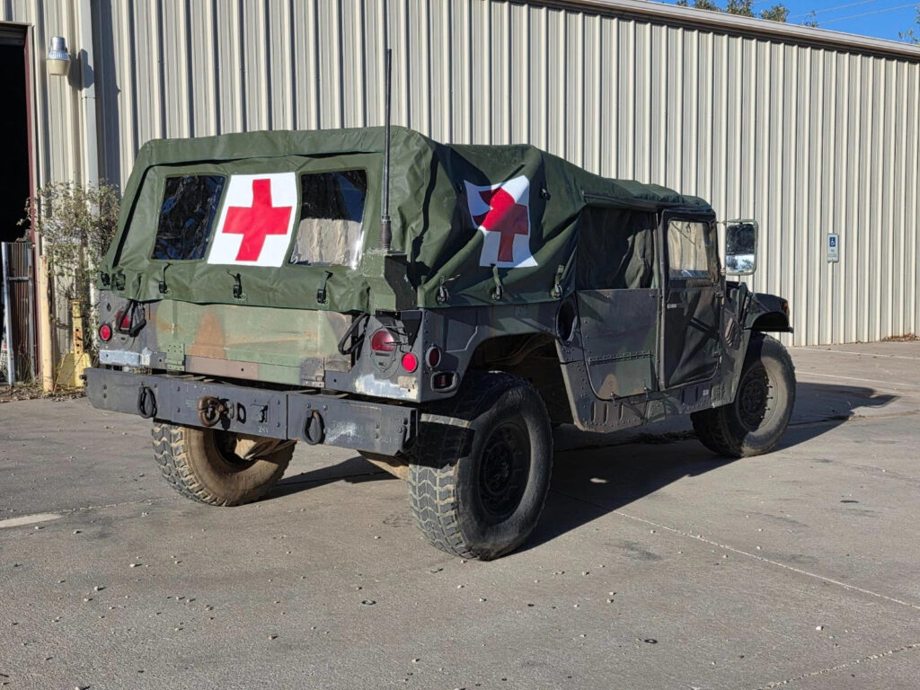 Titled 2007 4×4 Heavy M1097r1 Military Hummer Hmmwv Humvee Runs and Drives Great