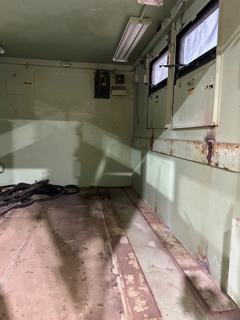 1998 Stewart and Stevenson M1079 Van Body Truck 4×4 CAT Diesel Engine. Low Miles