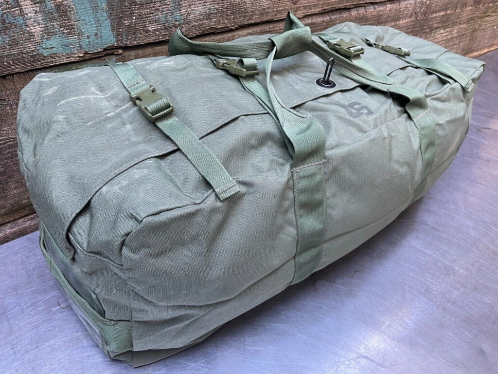 US Military Improved Duffel Bag Zippered Duffle 8465-01-604-6541 NO Paint