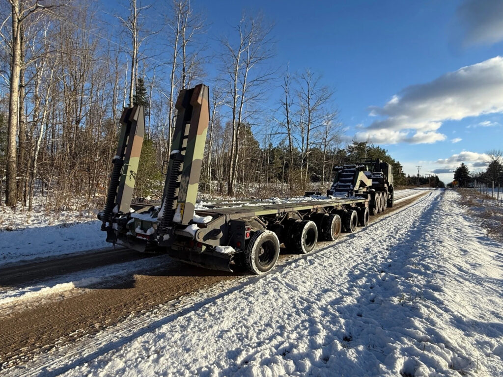 2006 Oshkosh M1070 HET 8×8 With M1000 Off Road Heavy Haul Trailer Diesel