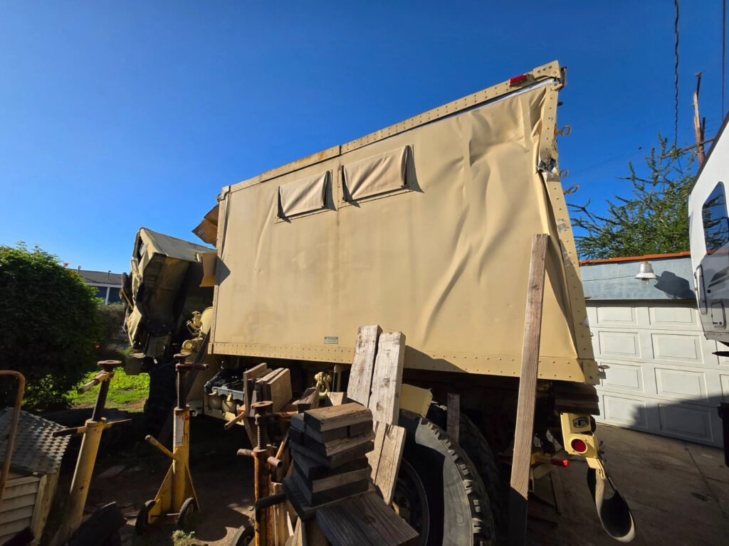 2006 Stewart and Stevenson M1079 A1R