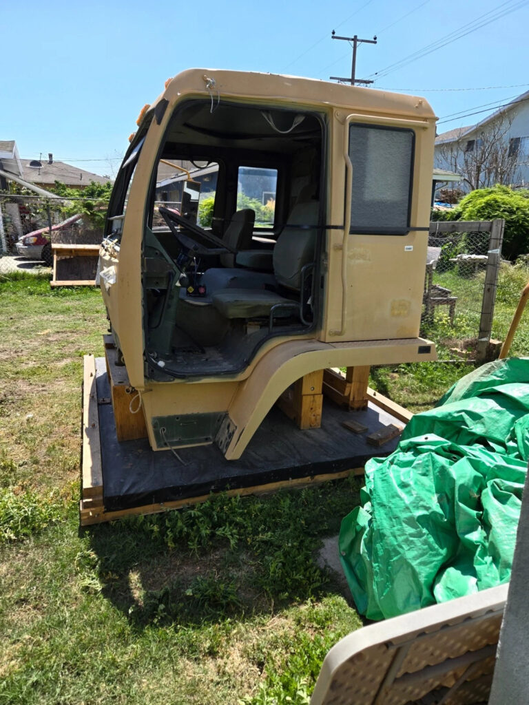 2006 Stewart and Stevenson M1079 A1R