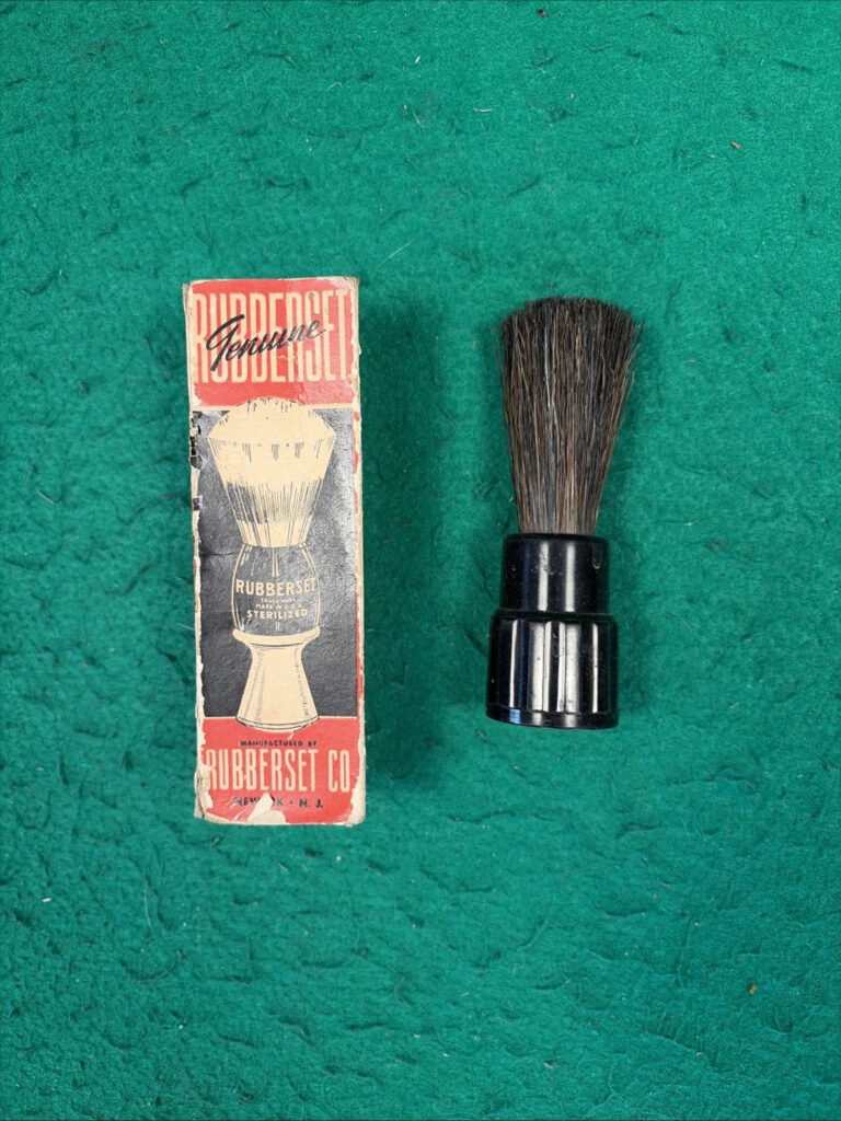 Original WW II U.S. Toiletry Kit See Description For Details