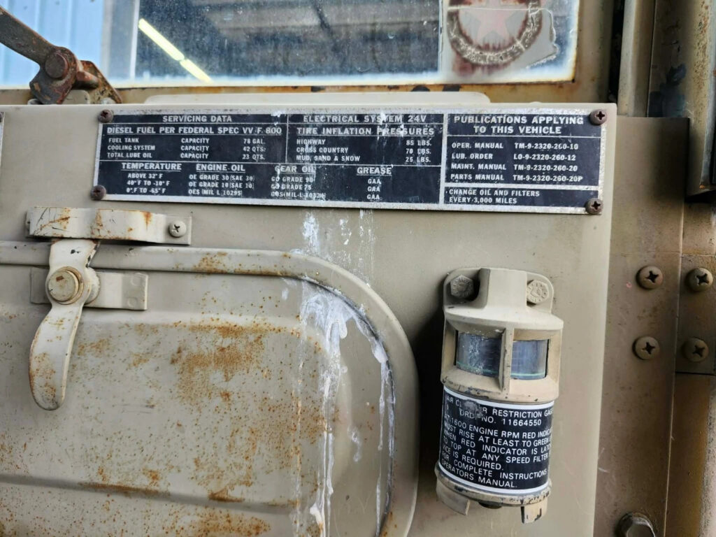 1970 Kaiser Xm820 6×6 Expandable Comand Center box