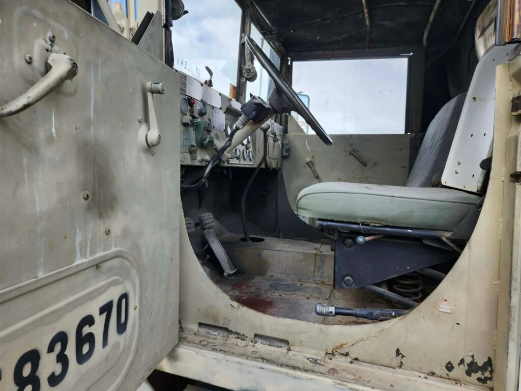 1970 Kaiser Xm820 6×6 Expandable Comand Center box