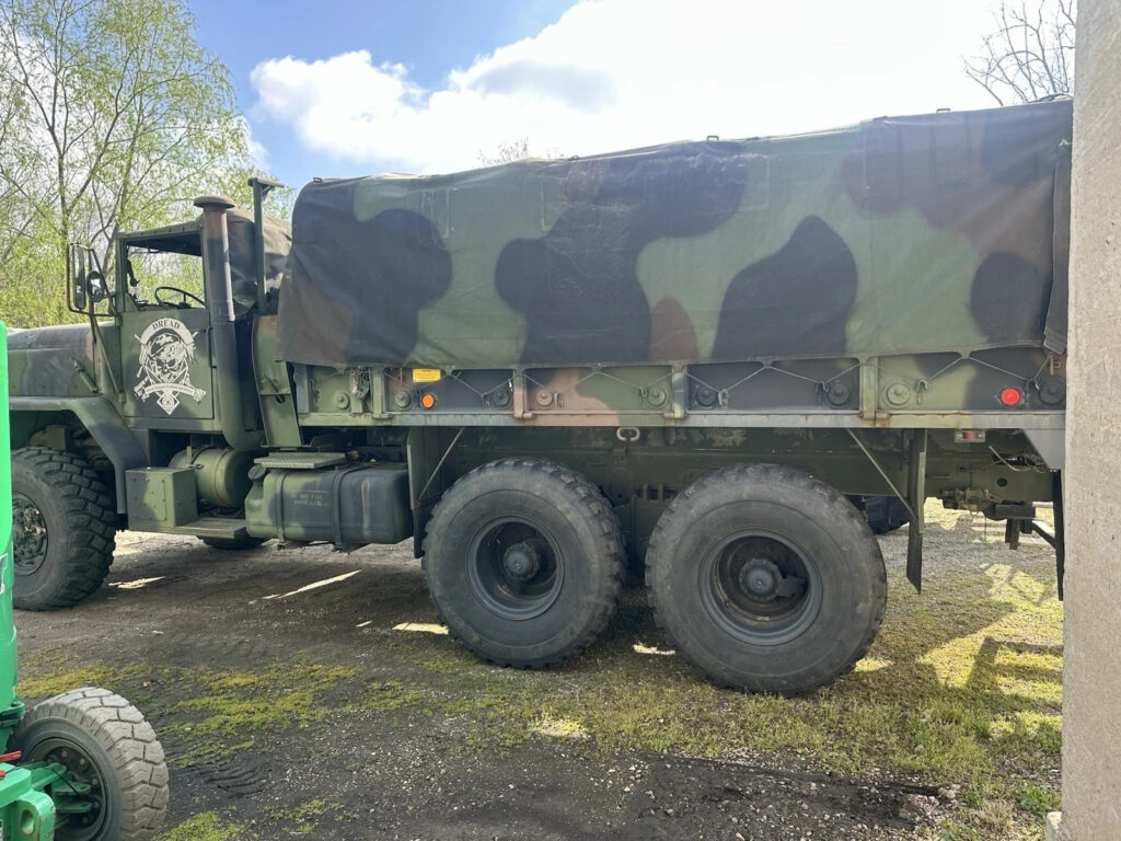 Am General Military Vehicle 6X6 Truck —m923a