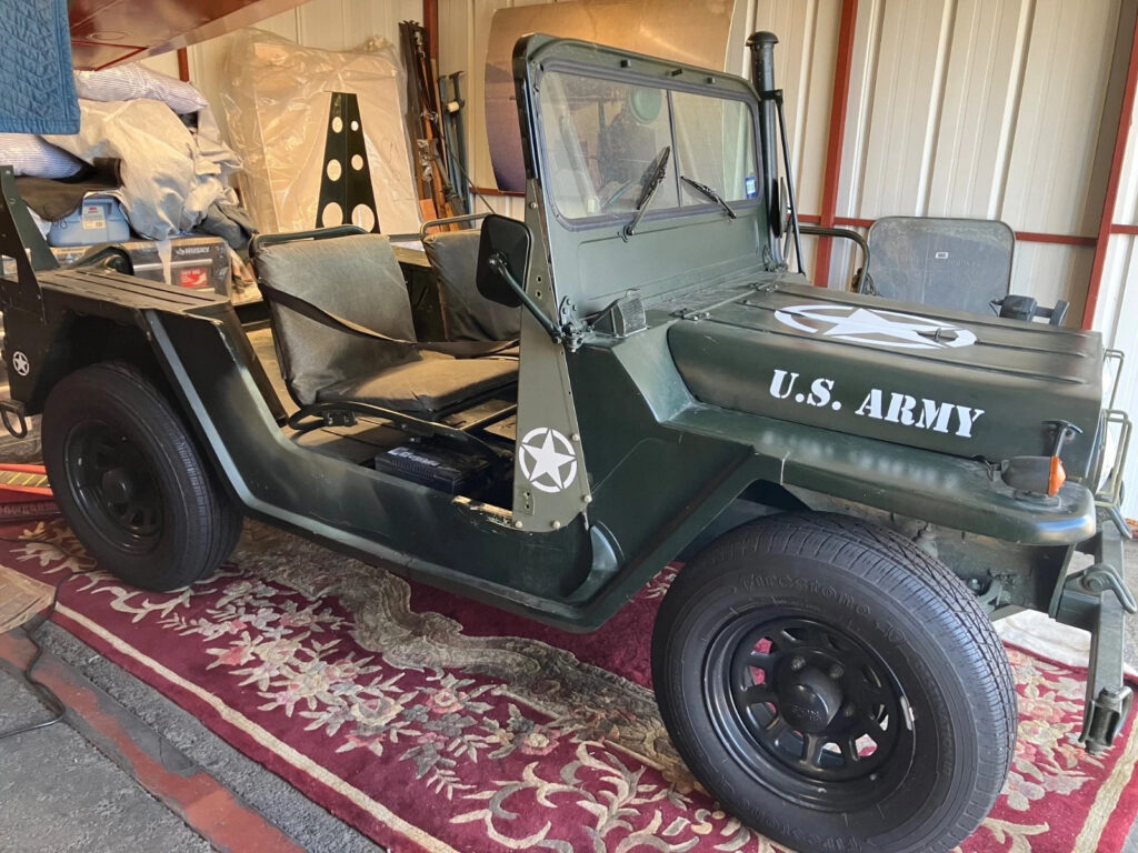 WWII Military Jeep, 14 ton