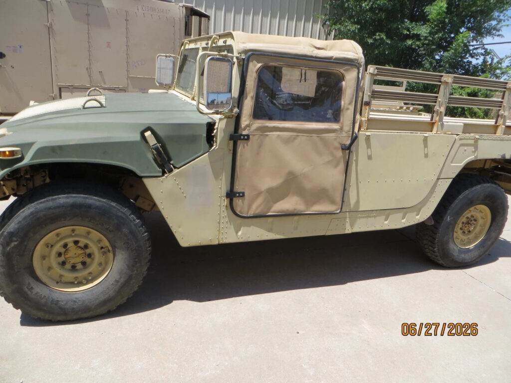 2006 Hmmwv Military Hummer M1097r1 with 2 door Truck, good Title, 3900 Miles