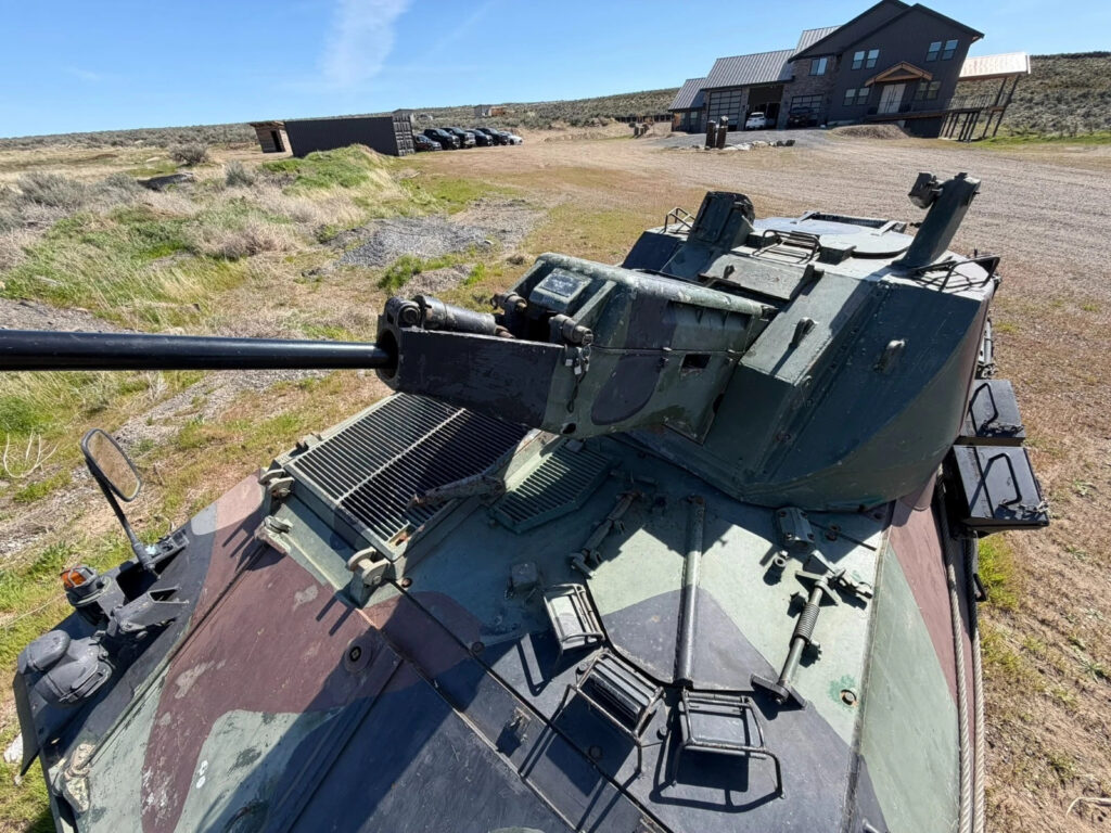 Saurer 4K 4fa-G2 Armored Personnel Carrier (apc)