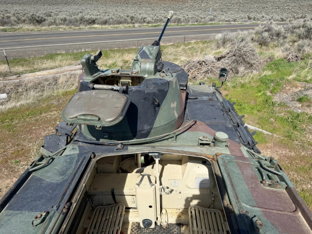 Saurer 4K 4fa-G2 Armored Personnel Carrier (apc)