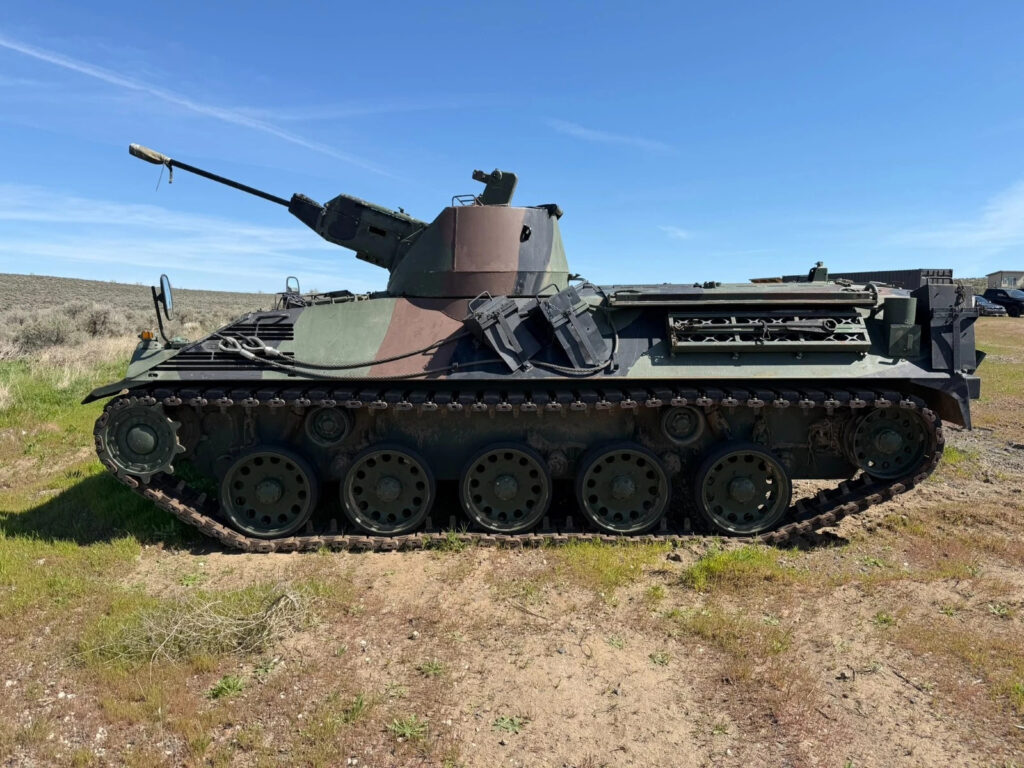 Saurer 4K 4fa-G2 Armored Personnel Carrier (apc)