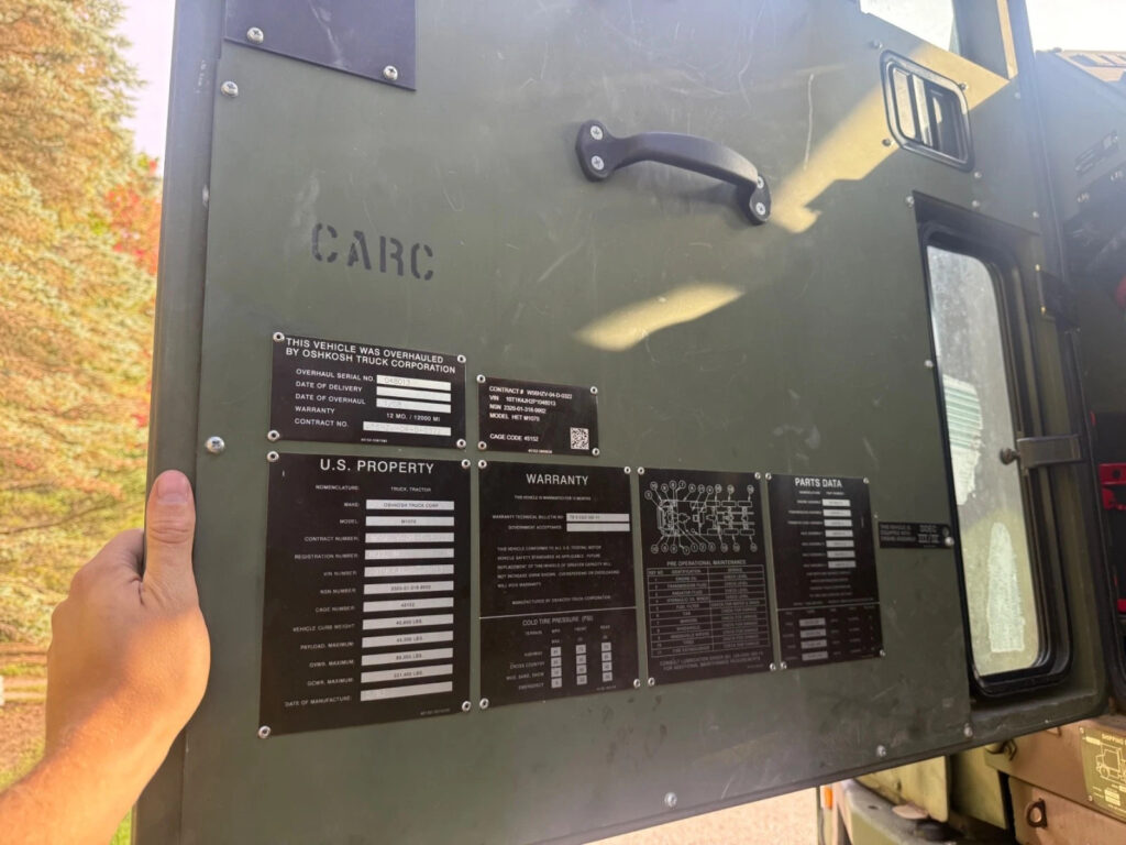 2008 Overhaul Oshkosh M1070 8×8 Semi Tractor