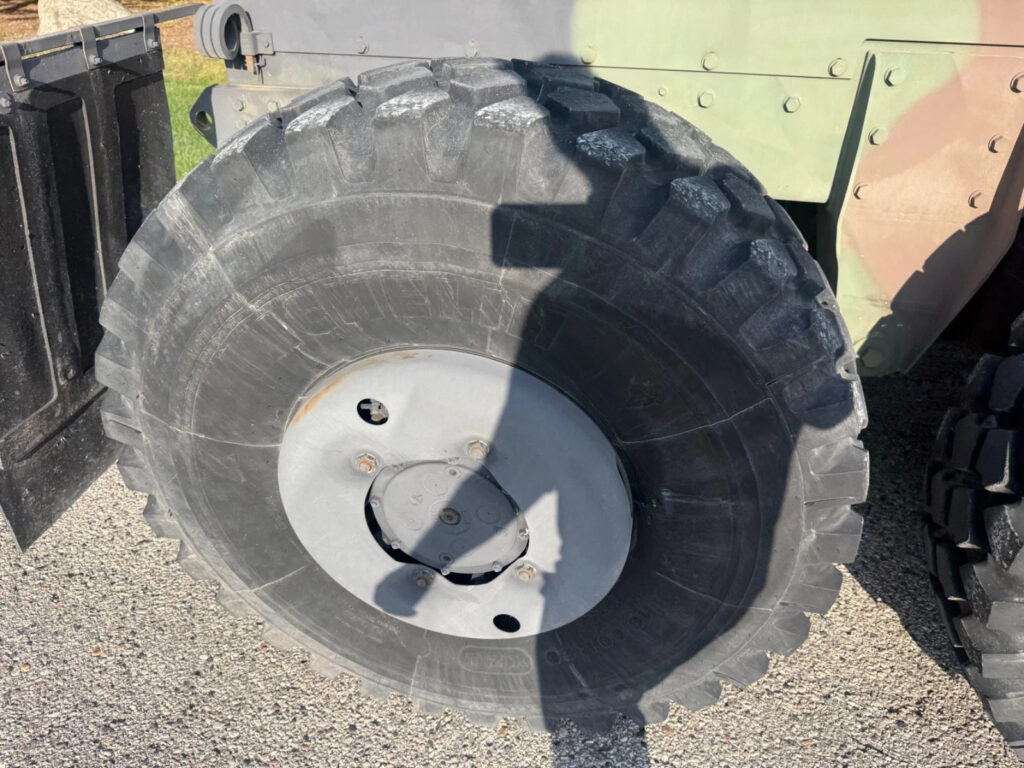 2008 Overhaul Oshkosh M1070 8×8 Semi Tractor